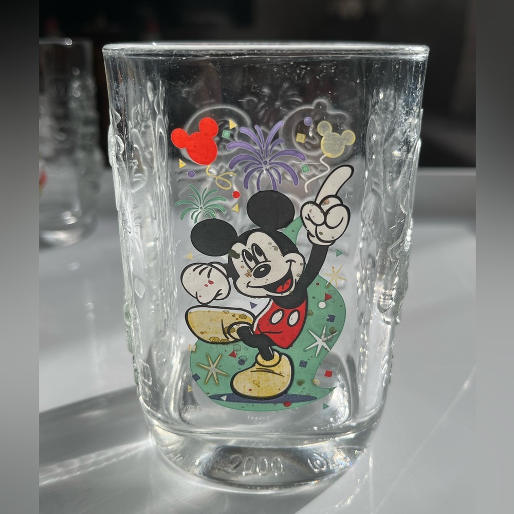 Mickey Mouse Walt Disney World 💥Magic Kingdom 2000 💥Square Glass Vintage
